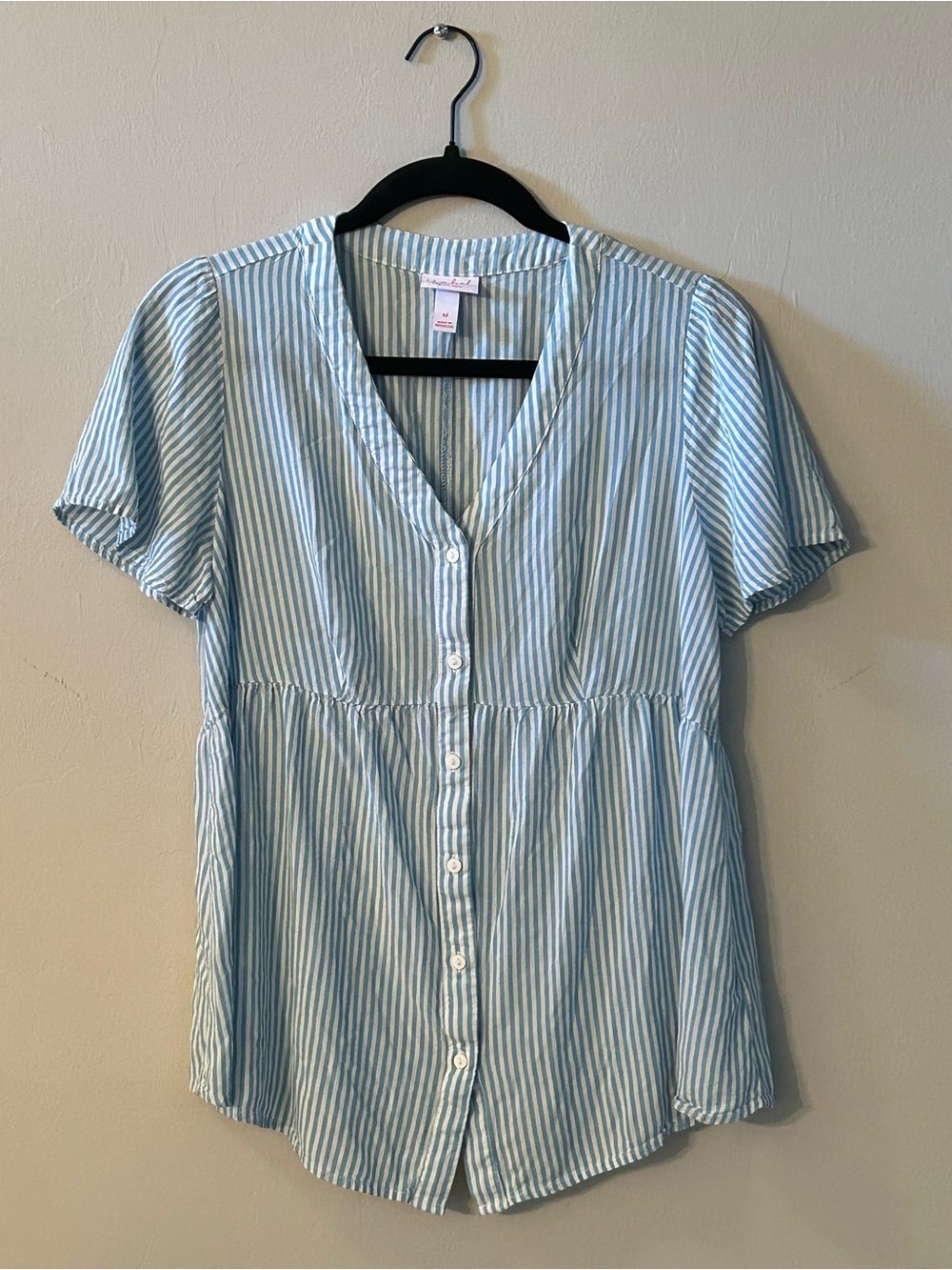 Ingrid & Isabel Light Blue White Button Down V Neck Maternity Shirt Top Size M - Picture 3 of 9